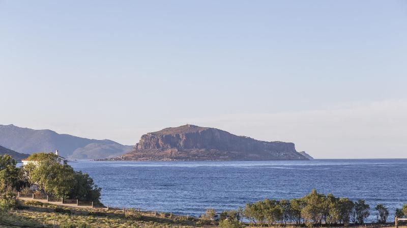 Iris Beach Hotel Monemvasia Extérieur photo