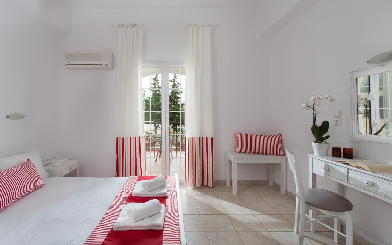 Iris Beach Hotel Monemvasia Extérieur photo