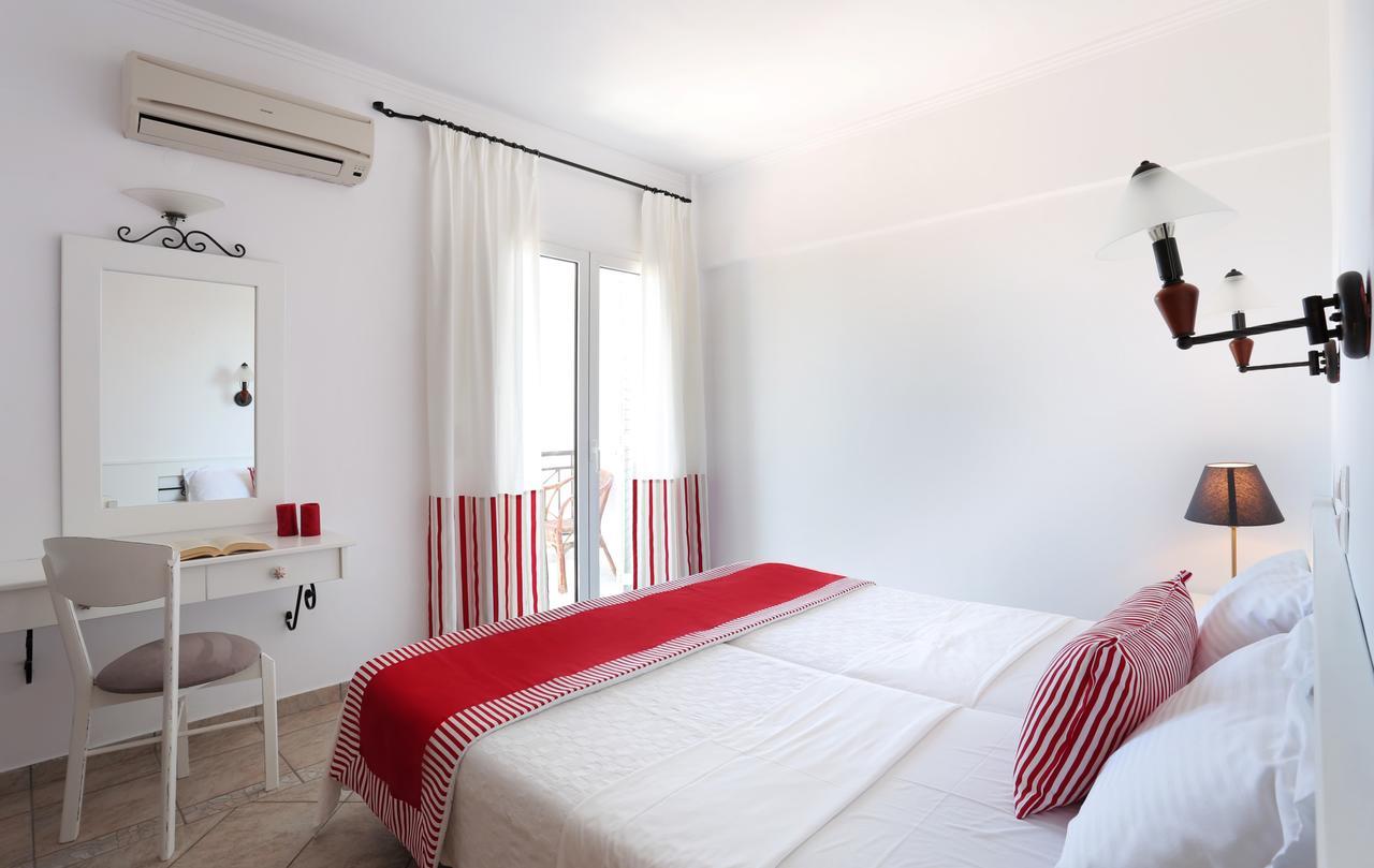 Iris Beach Hotel Monemvasia Extérieur photo