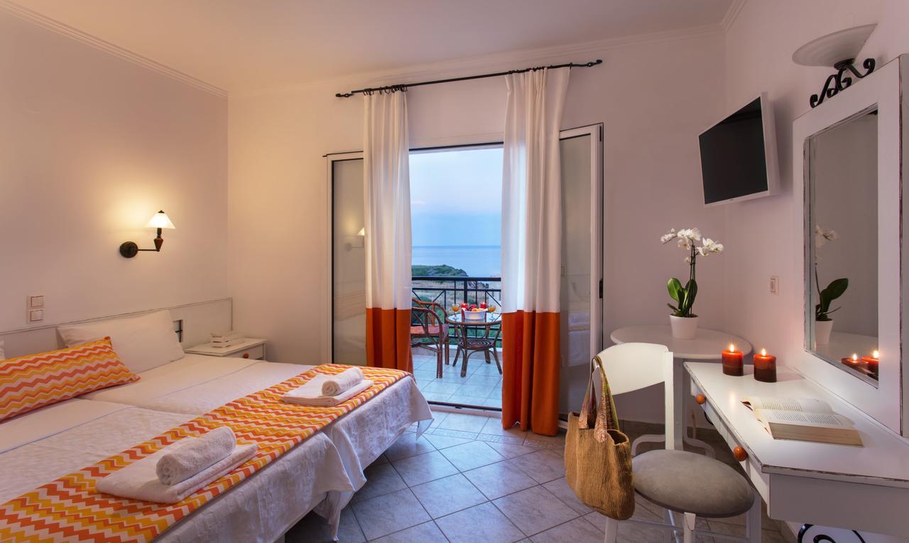 Iris Beach Hotel Monemvasia Extérieur photo