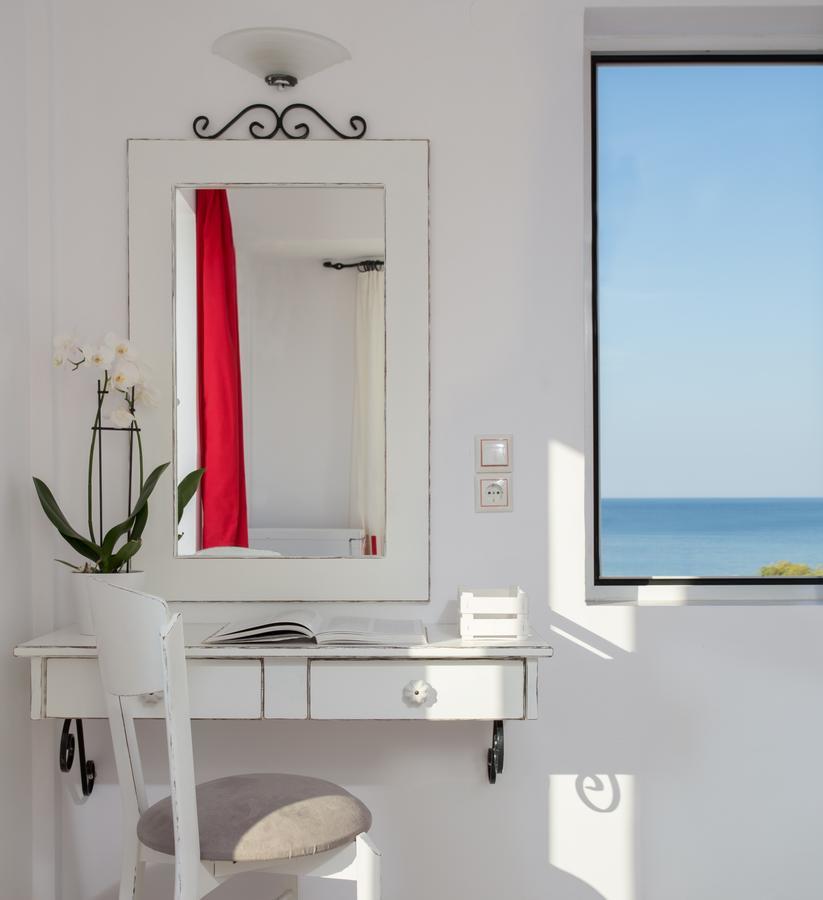 Iris Beach Hotel Monemvasia Extérieur photo