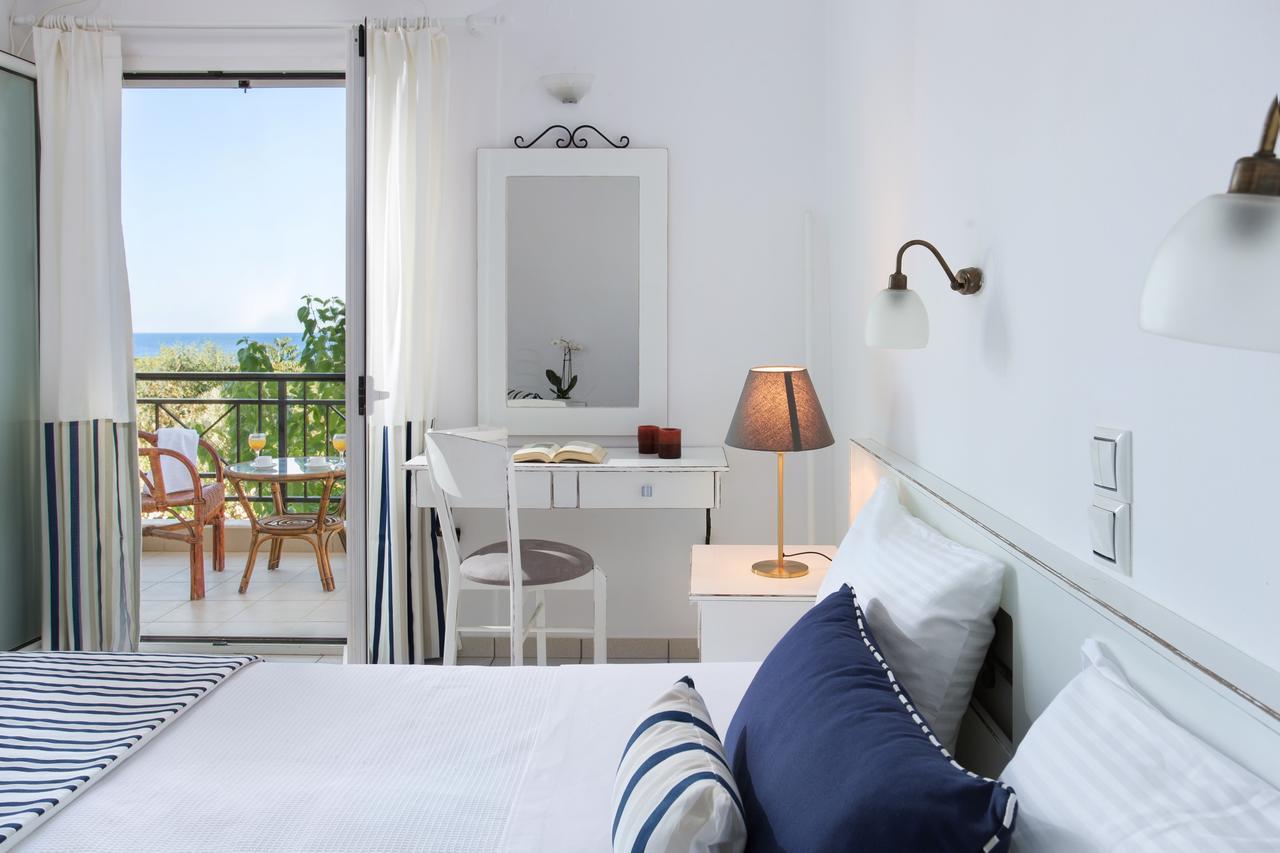 Iris Beach Hotel Monemvasia Extérieur photo