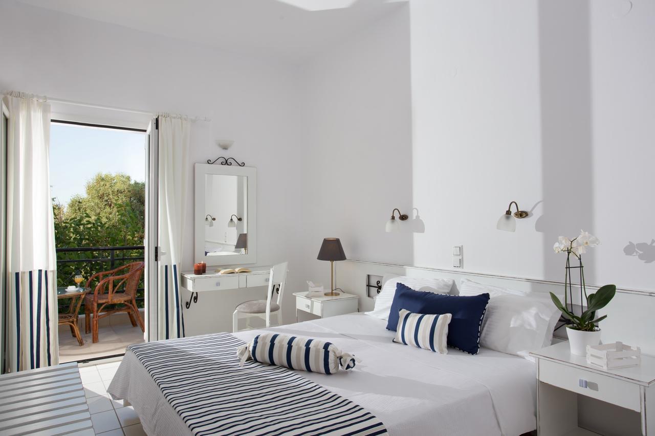 Iris Beach Hotel Monemvasia Extérieur photo